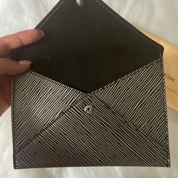 Louis Vuitton Kirigami Leather Snap Envelope Clutch - Picture 6 of 12